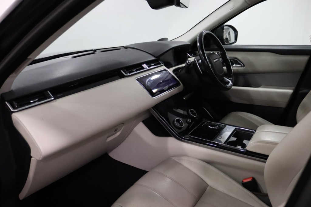 LAND ROVER RANGE ROVER VELAR 2.0 D180 R-Dynamic SE 2018