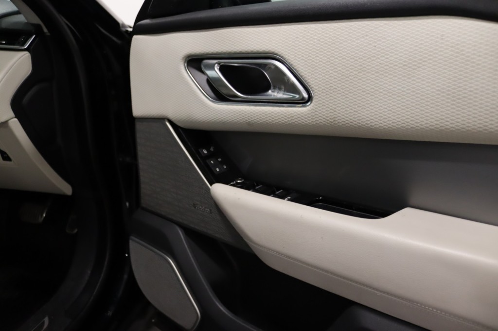 LAND ROVER RANGE ROVER VELAR 2.0 D180 R-Dynamic SE 2018