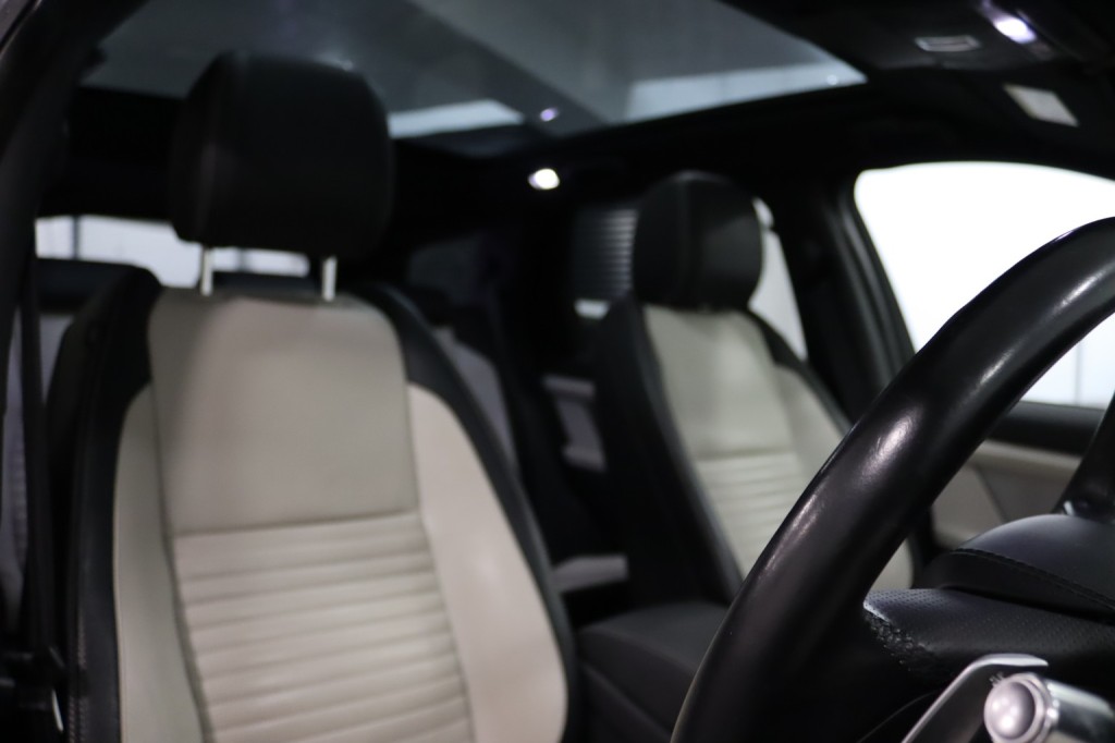 LAND ROVER DISCOVERY SPORT 2.0 D200 MHEV R-Dynamic SE 2021