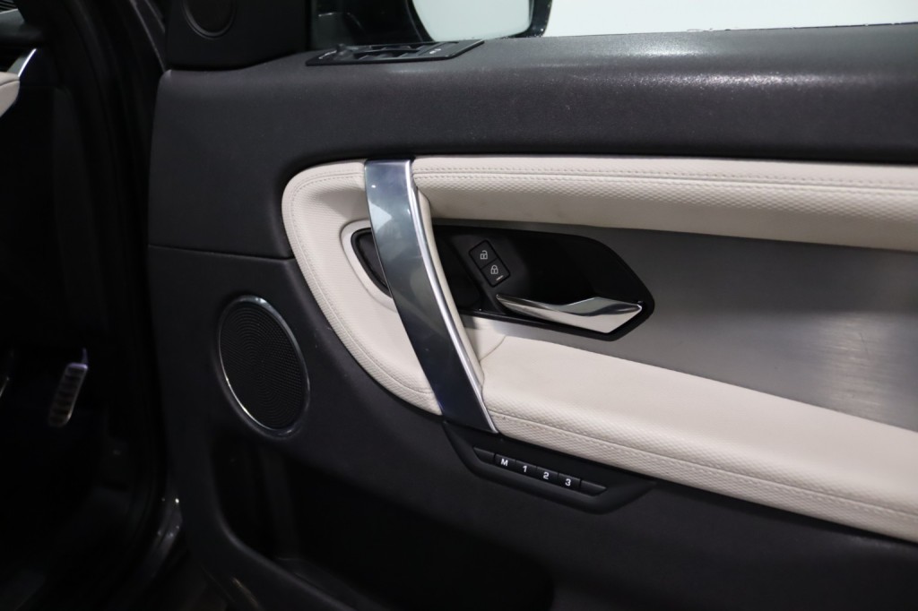 LAND ROVER DISCOVERY SPORT 2.0 D200 MHEV R-Dynamic SE 2021