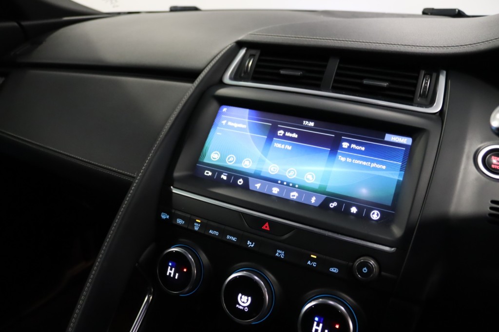 JAGUAR E-PACE 2.0 D180 R-Dynamic S 2018