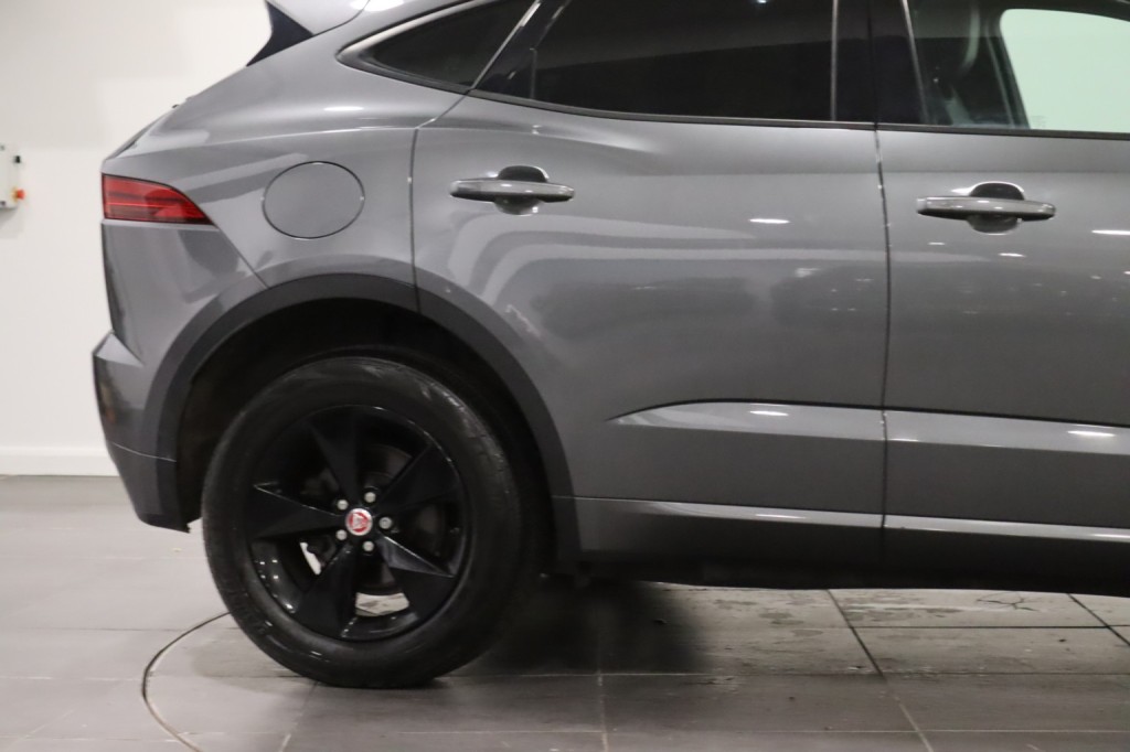 JAGUAR E-PACE 2.0 D180 R-Dynamic S 2018