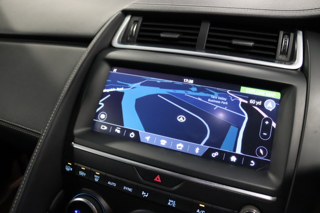 JAGUAR E-PACE 2.0 D180 R-Dynamic S 2018