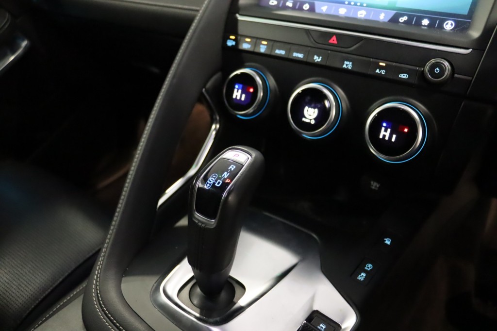 JAGUAR E-PACE 2.0 D180 R-Dynamic S 2018