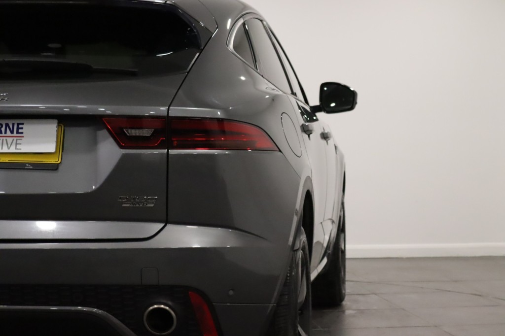 JAGUAR E-PACE 2.0 D180 R-Dynamic S 2018