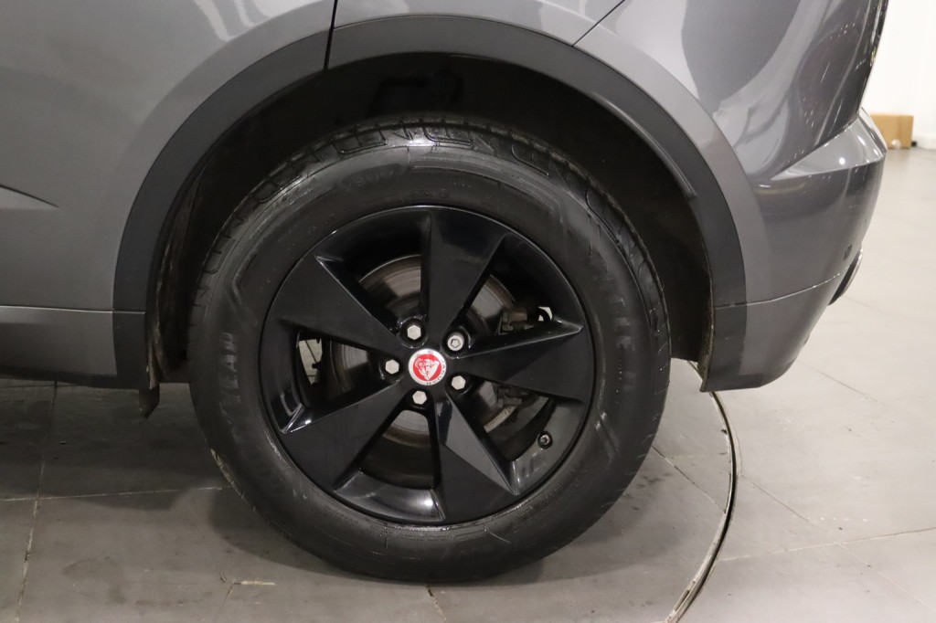 JAGUAR E-PACE 2.0 D180 R-Dynamic S 2018