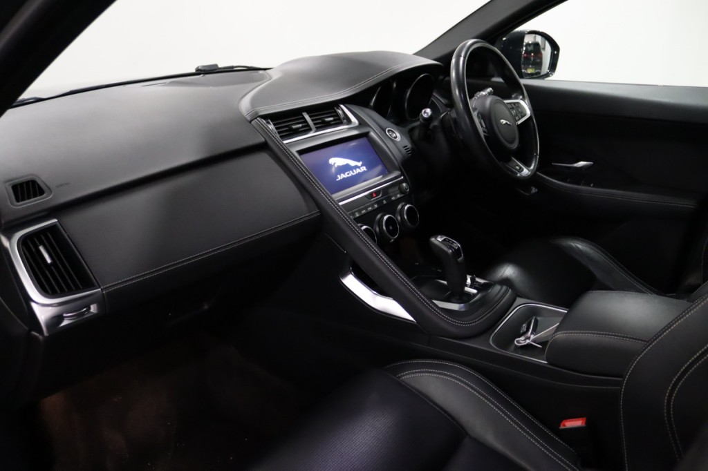 JAGUAR E-PACE 2.0 D180 R-Dynamic S 2018