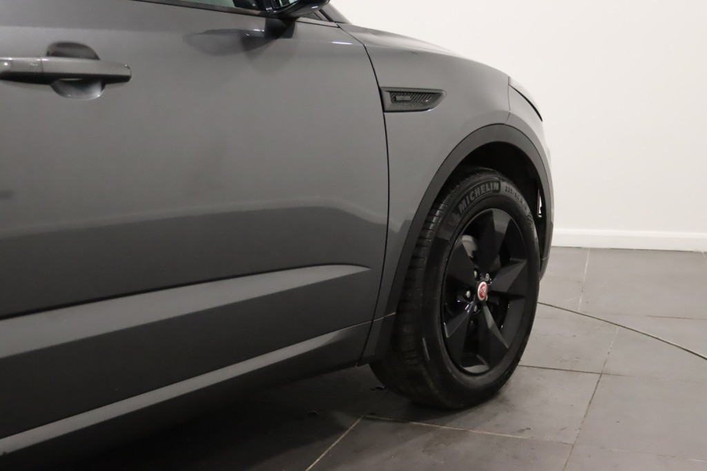 JAGUAR E-PACE 2.0 D180 R-Dynamic S 2018