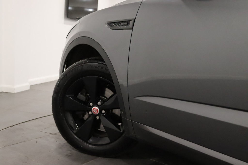 JAGUAR E-PACE 2.0 D180 R-Dynamic S 2018