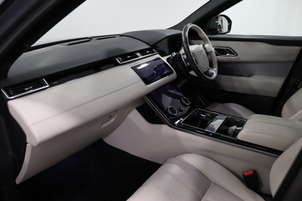 LAND ROVER RANGE ROVER VELAR 2.0 D240 R-Dynamic HSE 2018