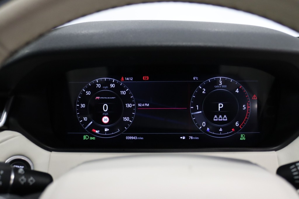 LAND ROVER RANGE ROVER VELAR 2.0 D240 R-Dynamic HSE 2018