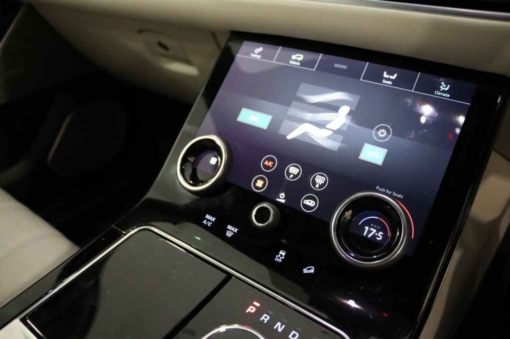 LAND ROVER RANGE ROVER VELAR 2.0 D240 R-Dynamic HSE 2018