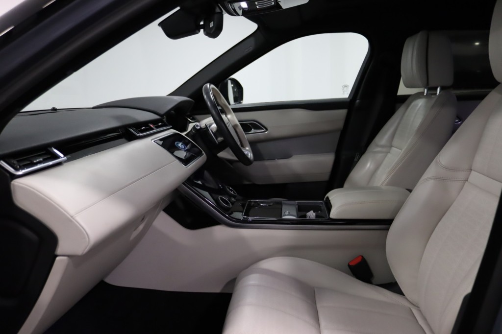 LAND ROVER RANGE ROVER VELAR 2.0 D240 R-Dynamic HSE 2018