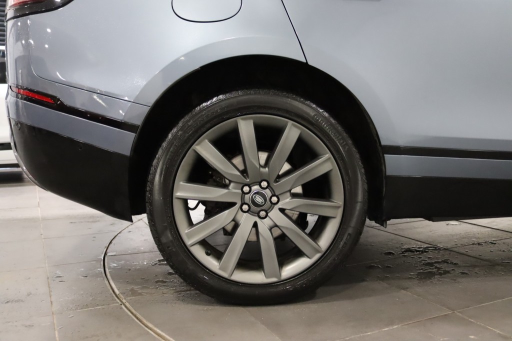 LAND ROVER RANGE ROVER VELAR 2.0 D240 R-Dynamic HSE 2018