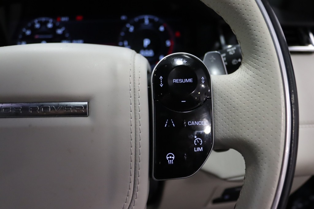 LAND ROVER RANGE ROVER VELAR 2.0 D240 R-Dynamic HSE 2018