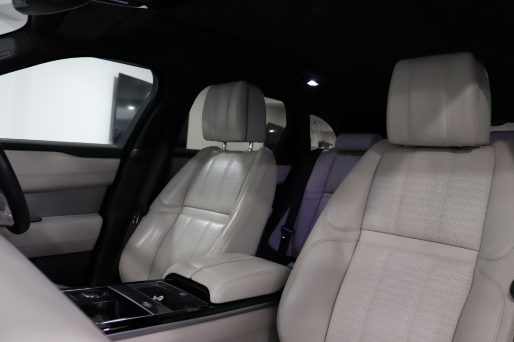 LAND ROVER RANGE ROVER VELAR 2.0 D240 R-Dynamic HSE 2018