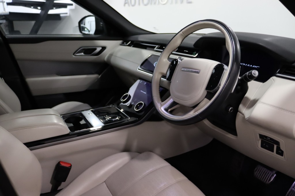 LAND ROVER RANGE ROVER VELAR 2.0 D240 R-Dynamic HSE 2018
