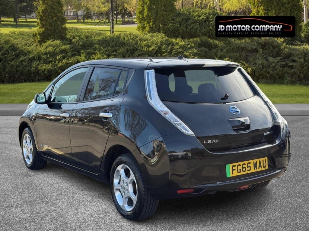 NISSAN LEAF