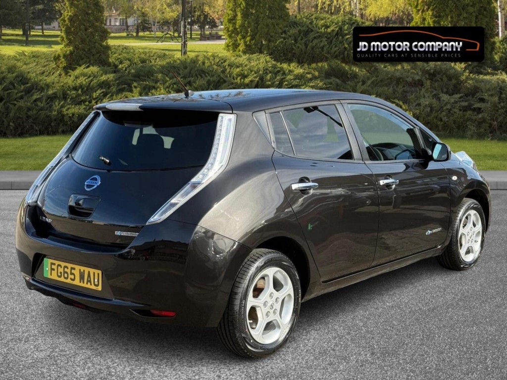 NISSAN LEAF