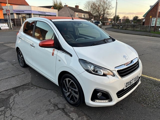 PEUGEOT 108 1.2 PureTech Roland Garros
