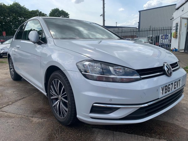 View VOLKSWAGEN GOLF 1.4 TSI SE Nav