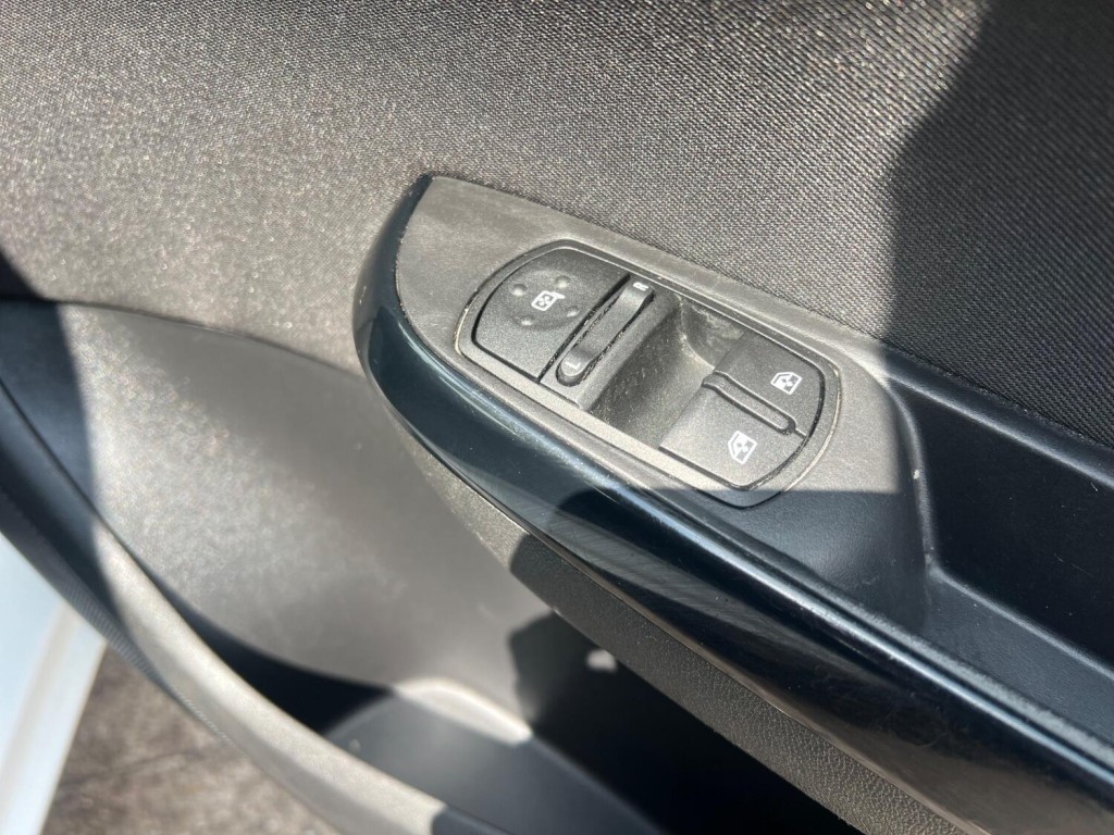 VAUXHALL CORSA 1.4 i ecoTEC Energy 2018