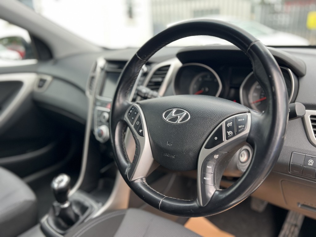 HYUNDAI I30 1.6 CRDi Blue Drive SE Nav 2015