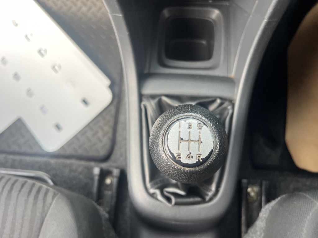 SUZUKI SWIFT 1.2 SZ4 2013