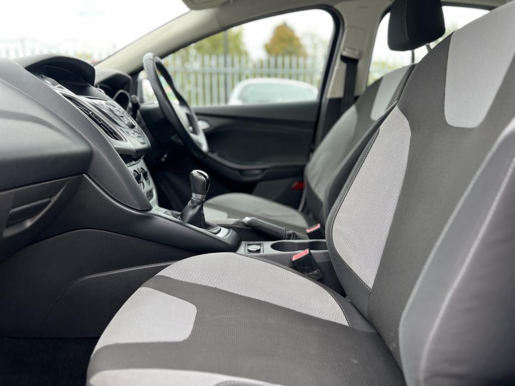 FORD FOCUS 1.6 Zetec 2013