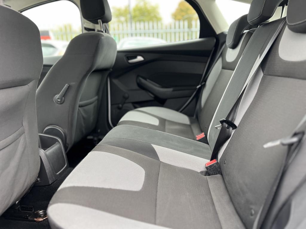 FORD FOCUS 1.6 Zetec 2013