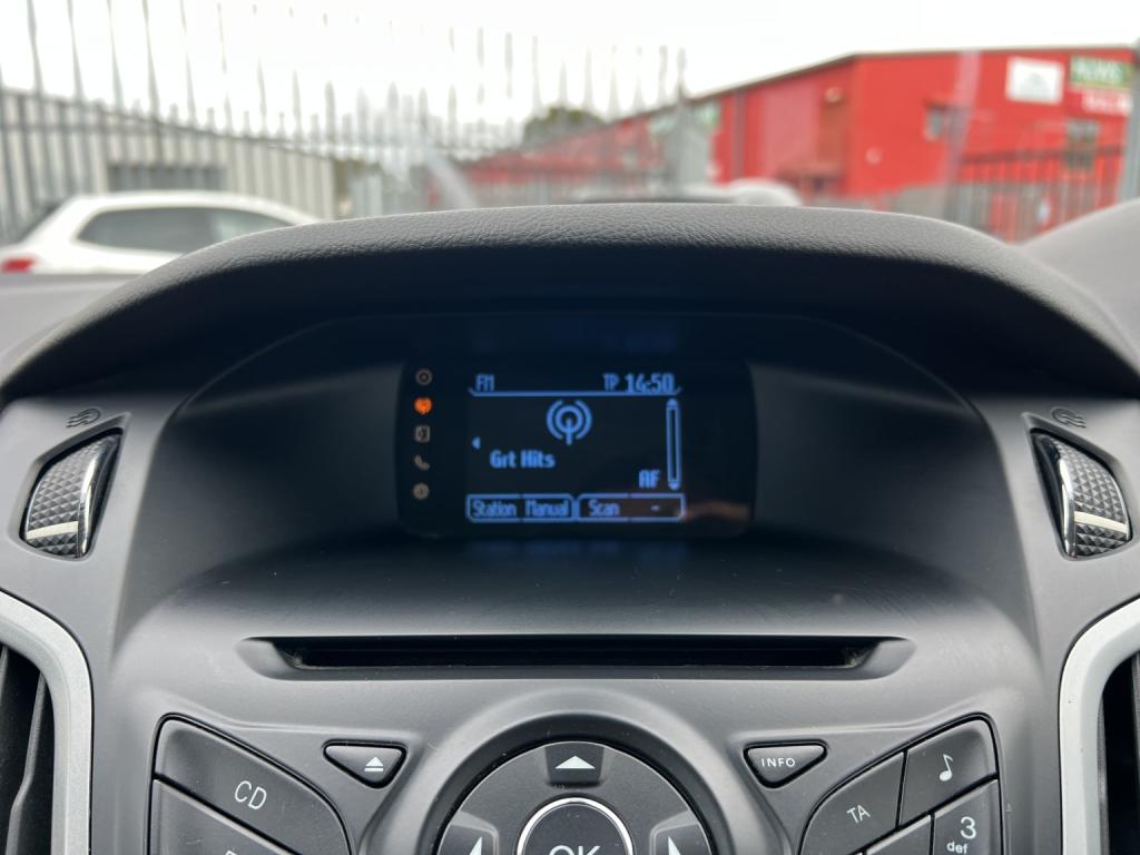 FORD FOCUS 1.6 Zetec 2013