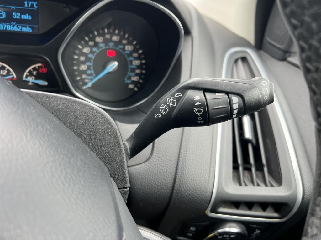 FORD FOCUS 1.6 Zetec 2013