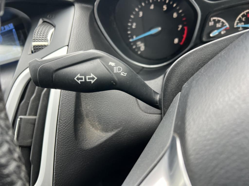 FORD FOCUS 1.6 Zetec 2013