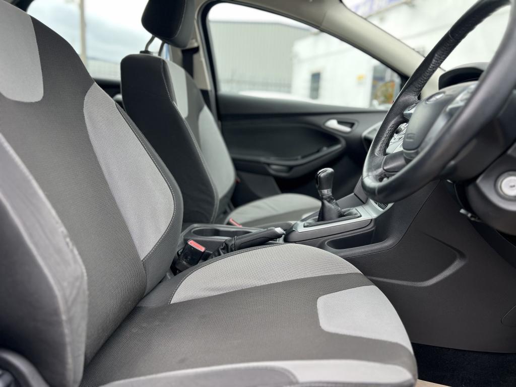 FORD FOCUS 1.6 Zetec 2013