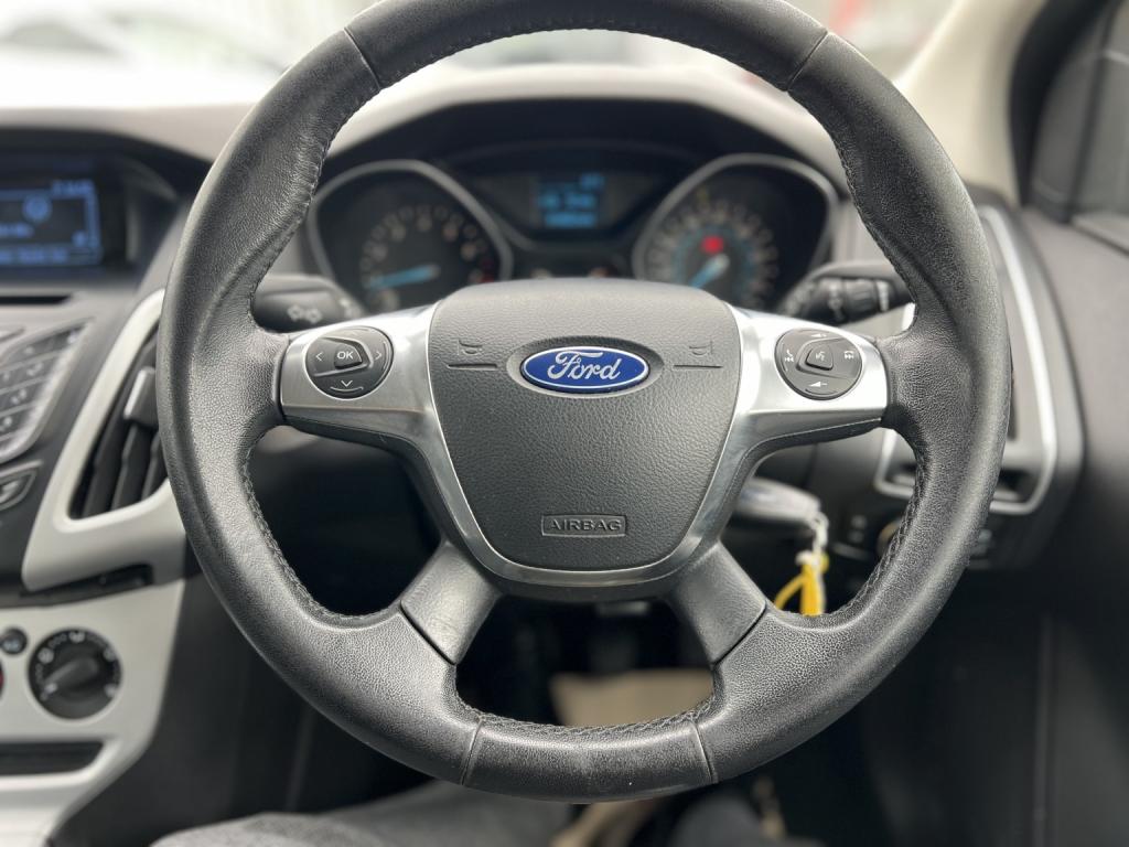 FORD FOCUS 1.6 Zetec 2013