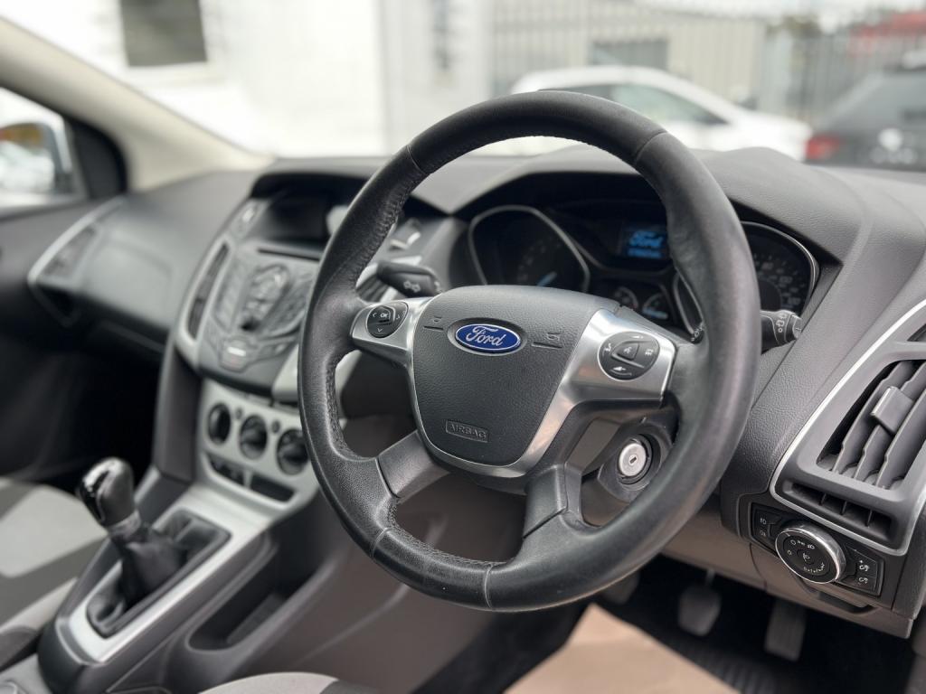 FORD FOCUS 1.6 Zetec 2013