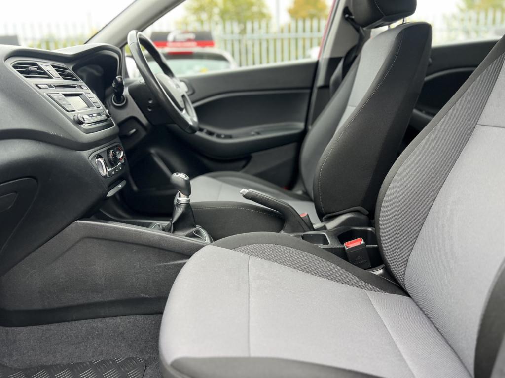 HYUNDAI I20 1.2 SE 2017