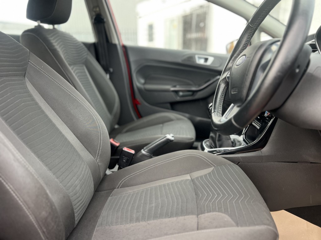 FORD FIESTA 1.3 Zetec 2015