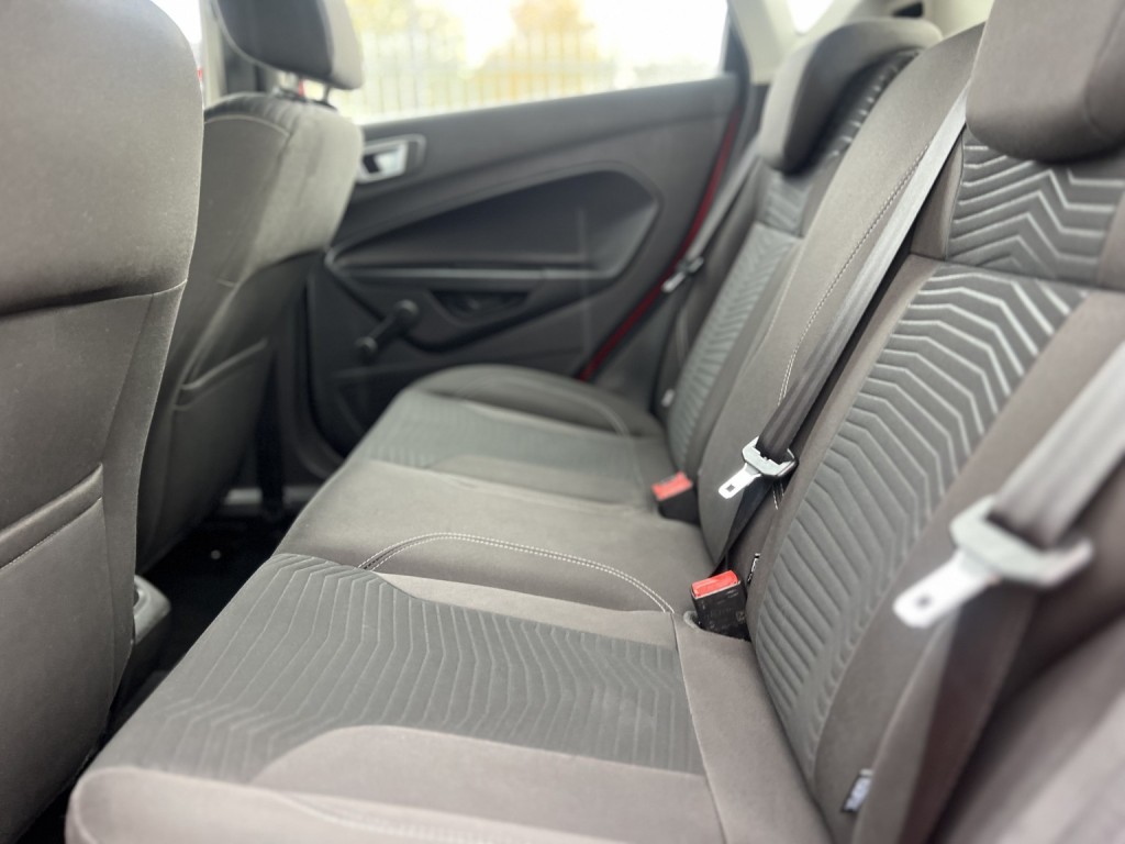 FORD FIESTA 1.3 Zetec 2015
