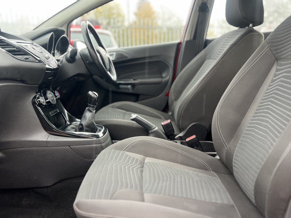 FORD FIESTA 1.3 Zetec 2015