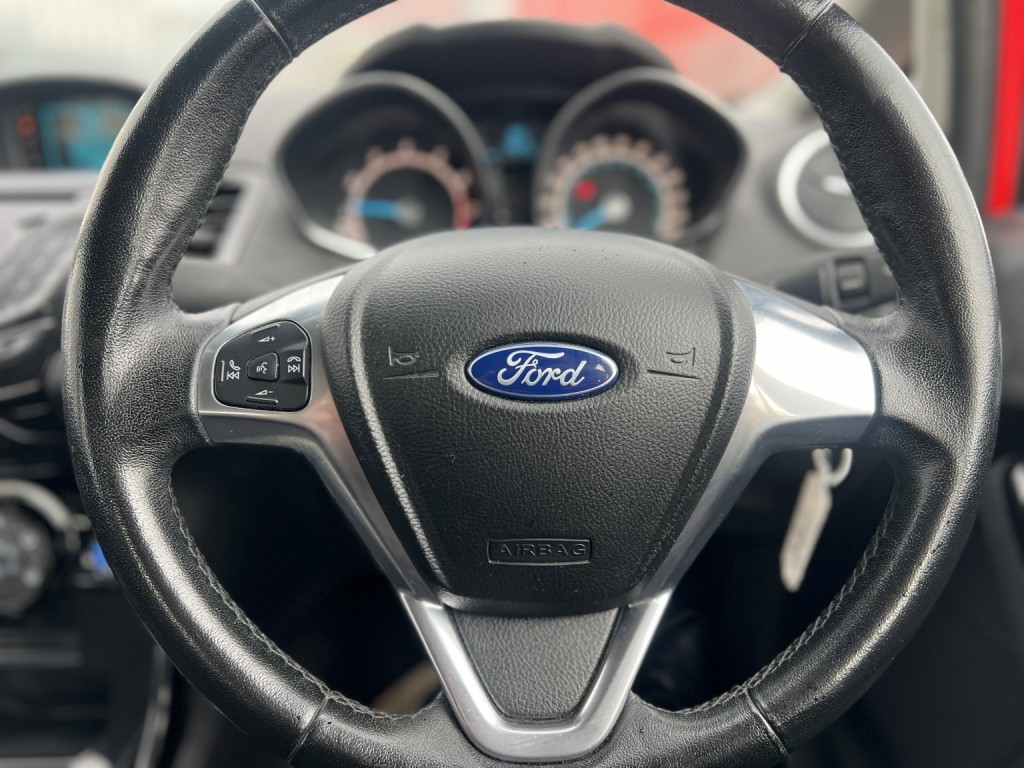FORD FIESTA 1.3 Zetec 2015