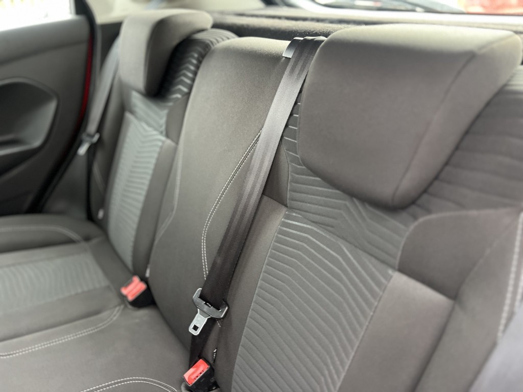 FORD FIESTA 1.3 Zetec 2015