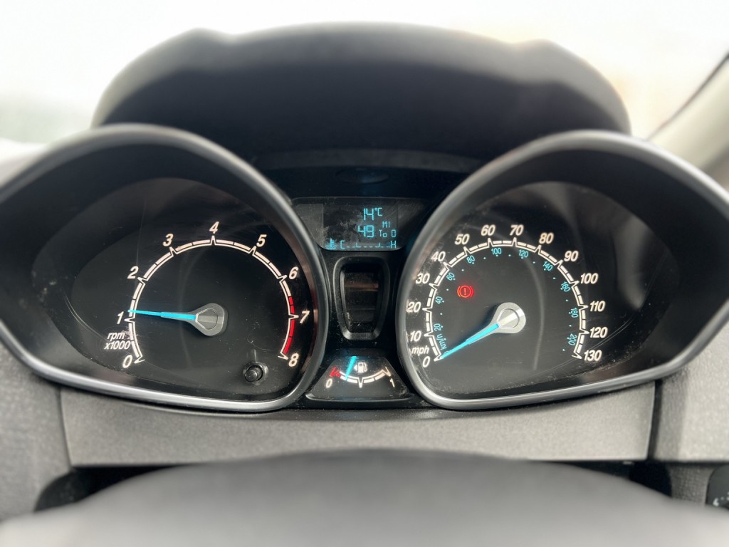 FORD FIESTA 1.3 Zetec 2015