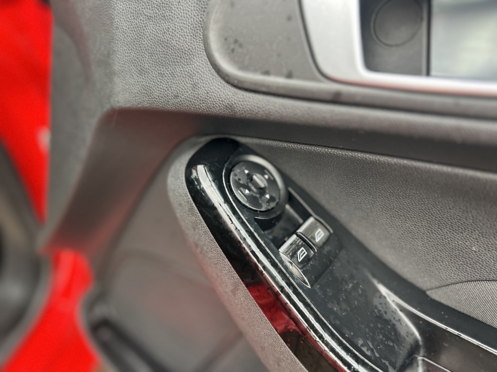 FORD FIESTA 1.3 Zetec 2015