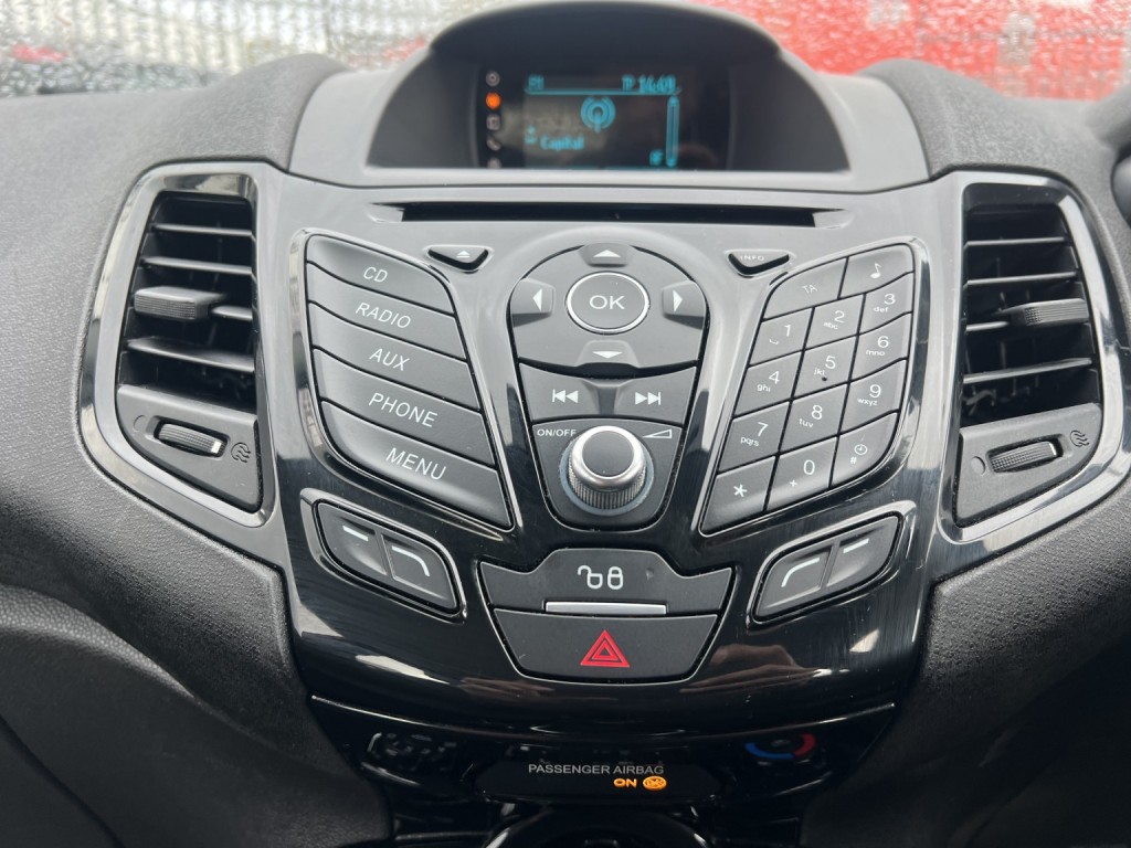 FORD FIESTA 1.3 Zetec 2015