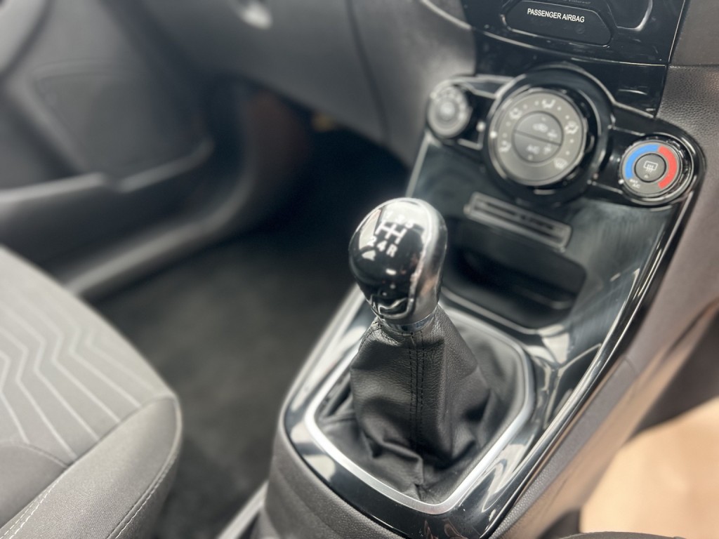 FORD FIESTA 1.3 Zetec 2015