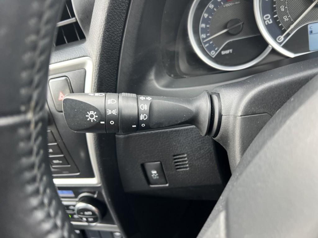 TOYOTA AURIS 1.6 V-Matic Icon 2013