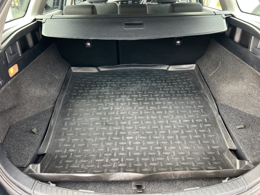 TOYOTA AURIS 1.6 V-Matic Icon 2013