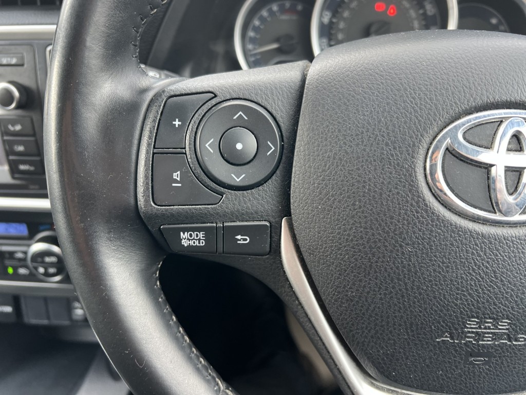 TOYOTA AURIS 1.6 V-Matic Icon 2013