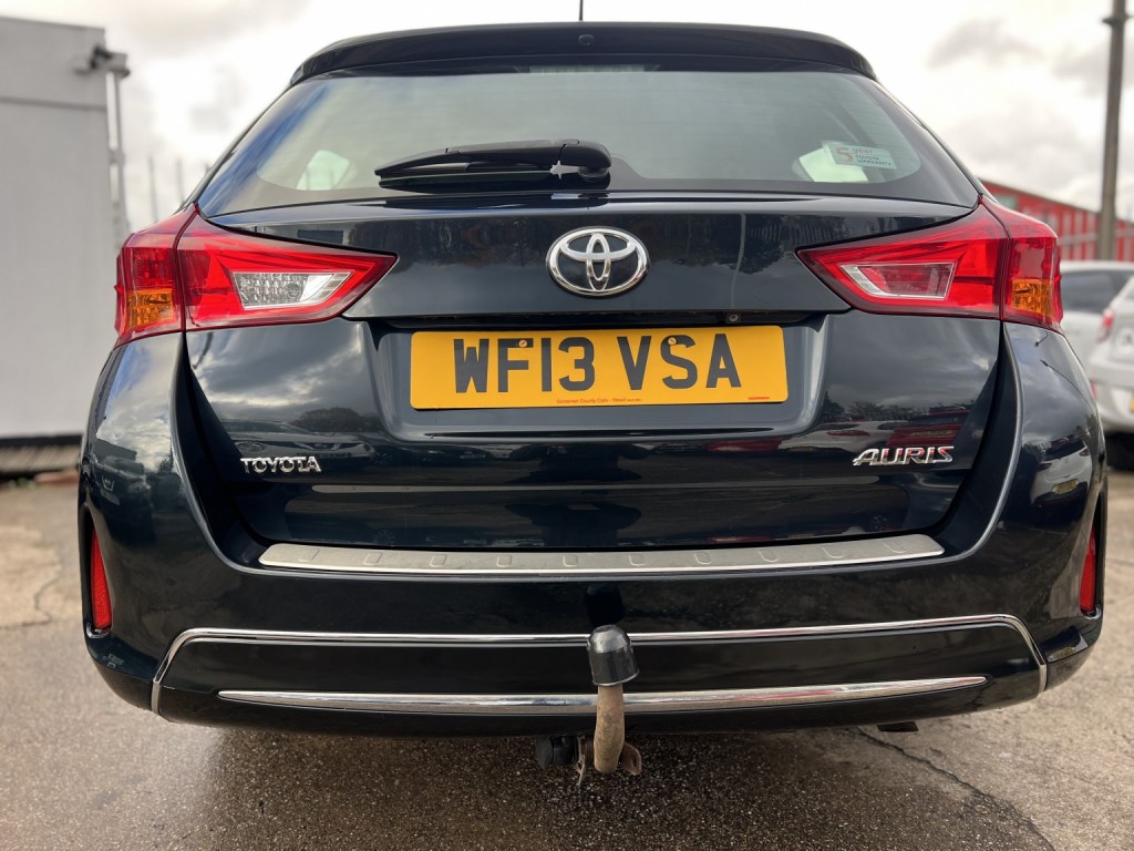 TOYOTA AURIS 1.6 V-Matic Icon 2013